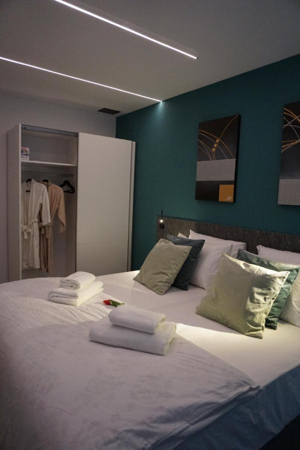 Korzo Suites Paceville Saint Julian's Bagian luar foto
